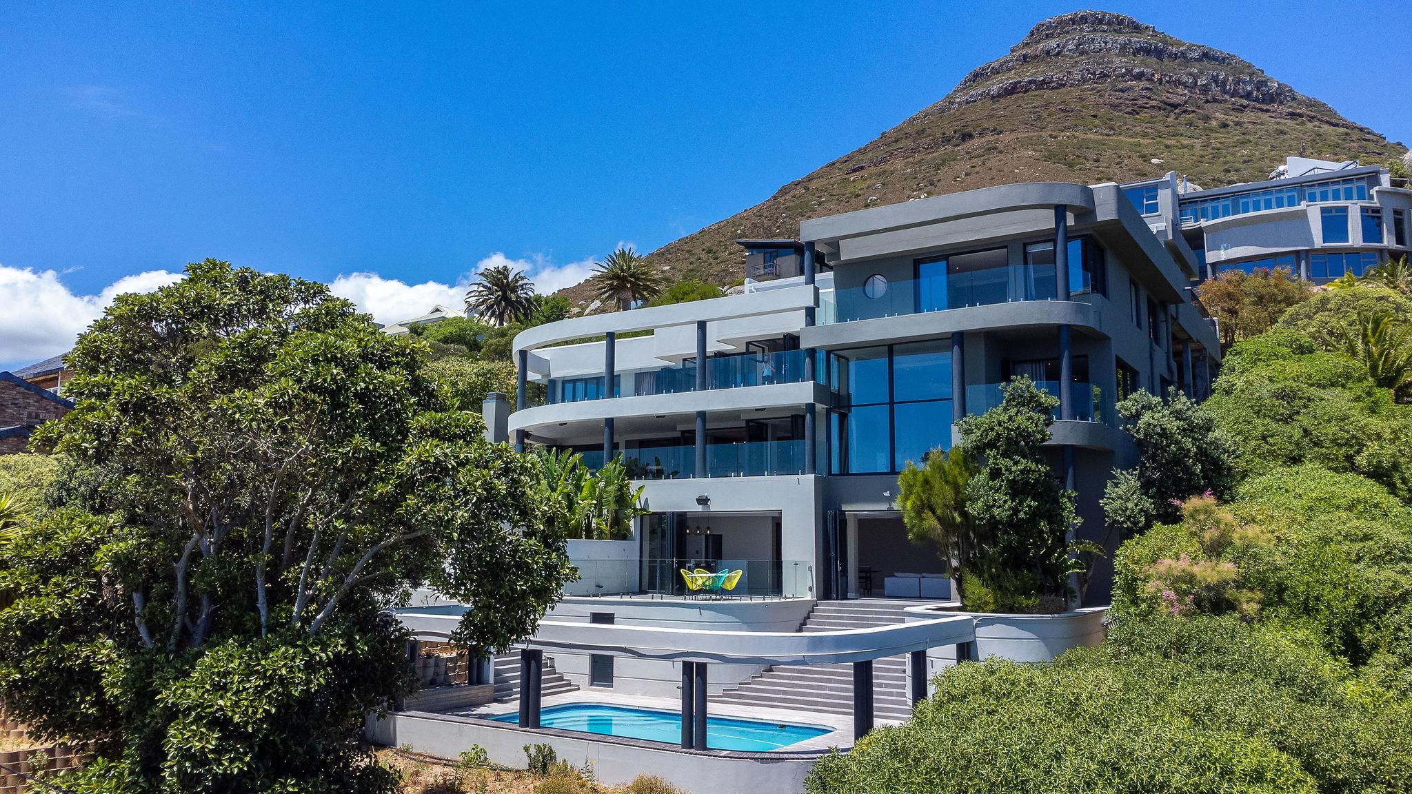 7 Bedroom Property for Sale in Llandudno Western Cape